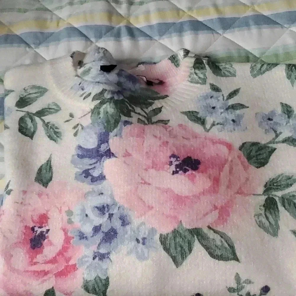 F21 Floral Crop Sweater - Picture 8 of 9